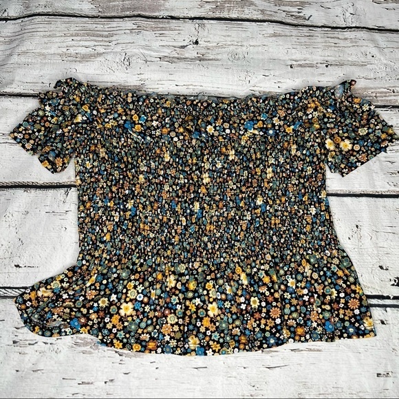 BCBGeneration Tops - BCBGeneration Smocked Floral Print Top Size L